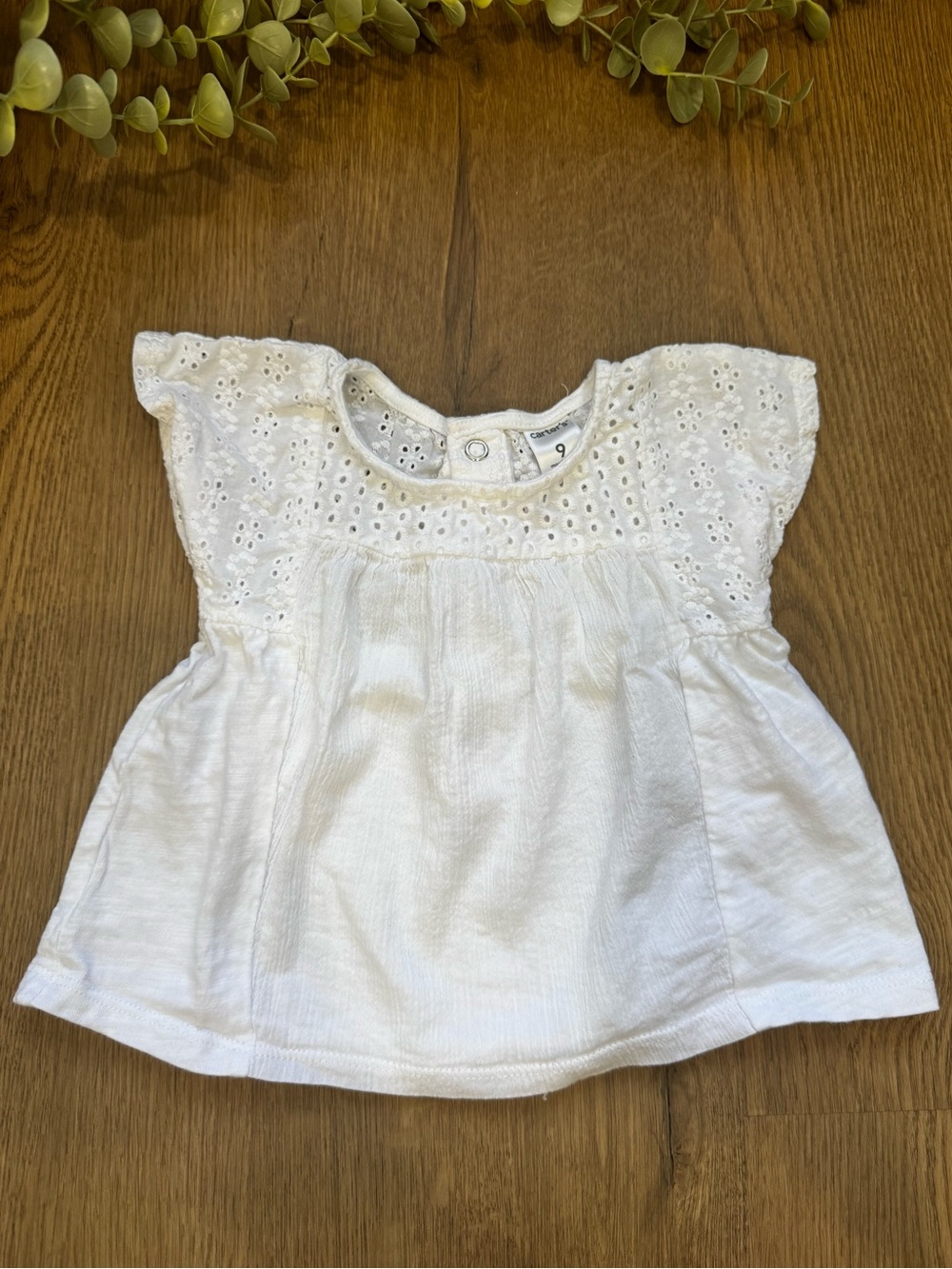 Carter’s Baby Girl White Eyelet Flutter Sleeve Top 9M